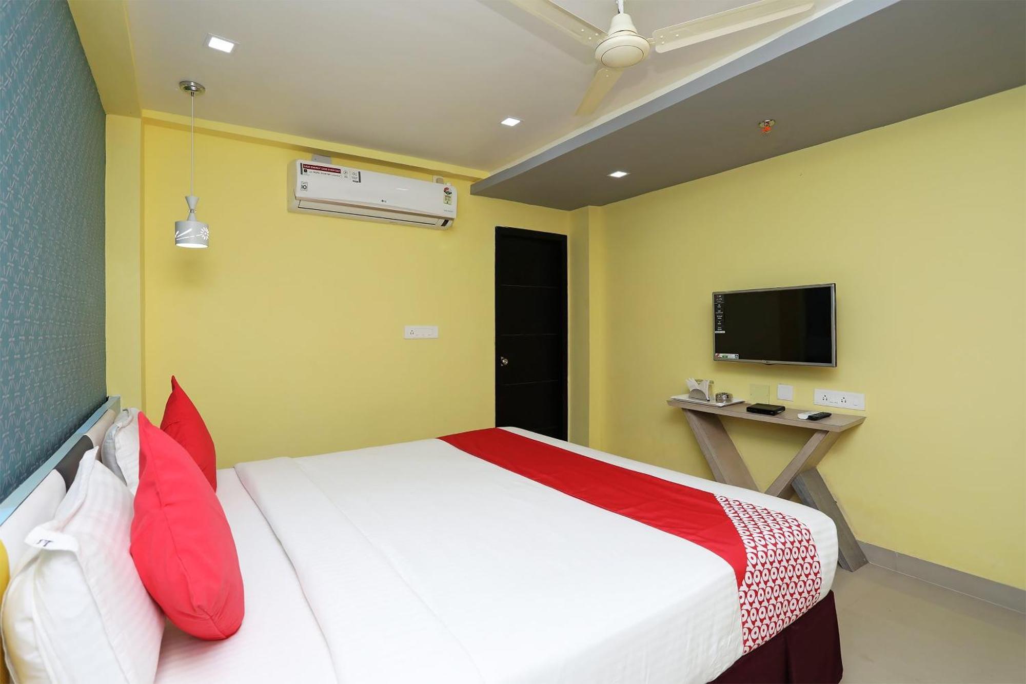 Hotel Super Capital O Sai Jagannath Khandagiri Exterior foto
